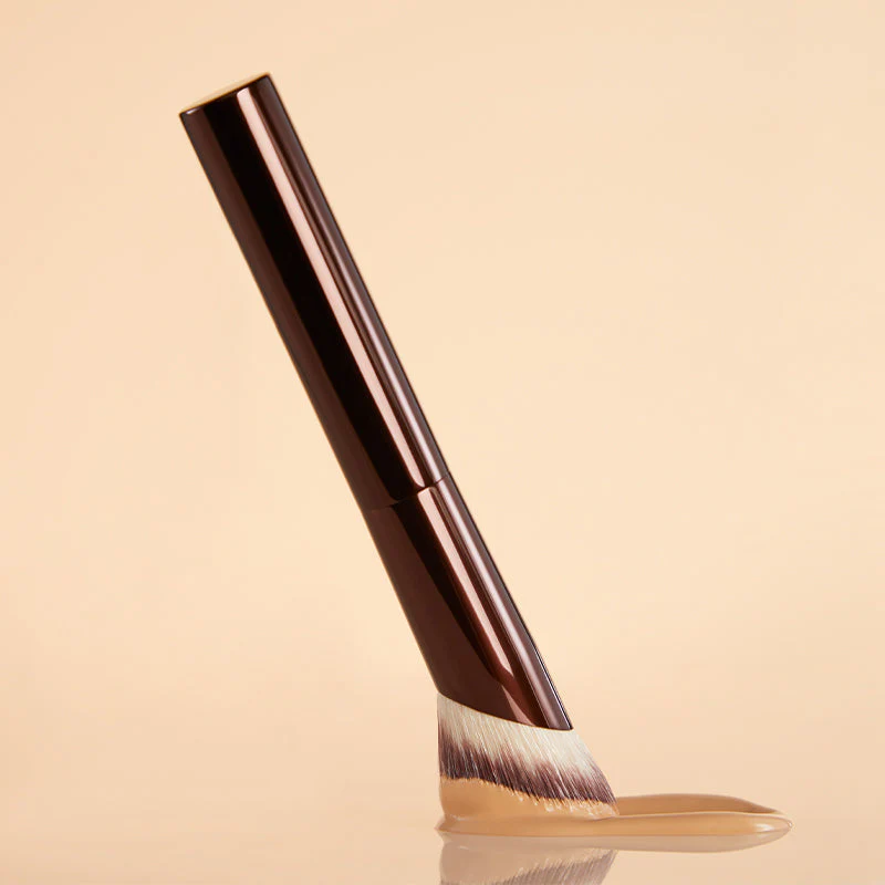 Ambient Soft Glow Foundation Brush - Image 4