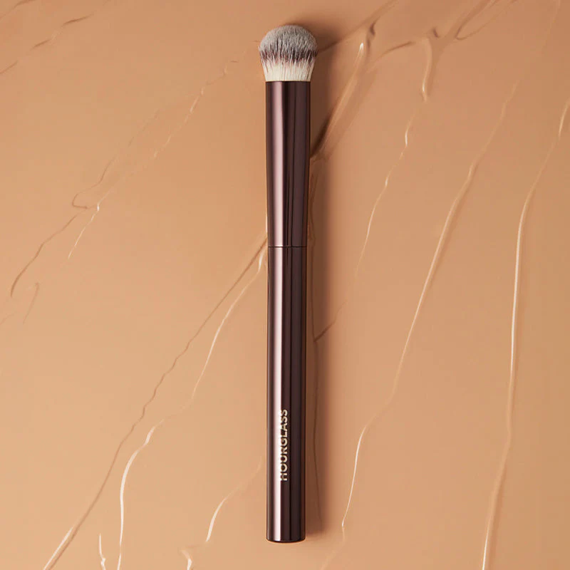 Vanish™ Seamless Finish Concealer Brush - Image 4