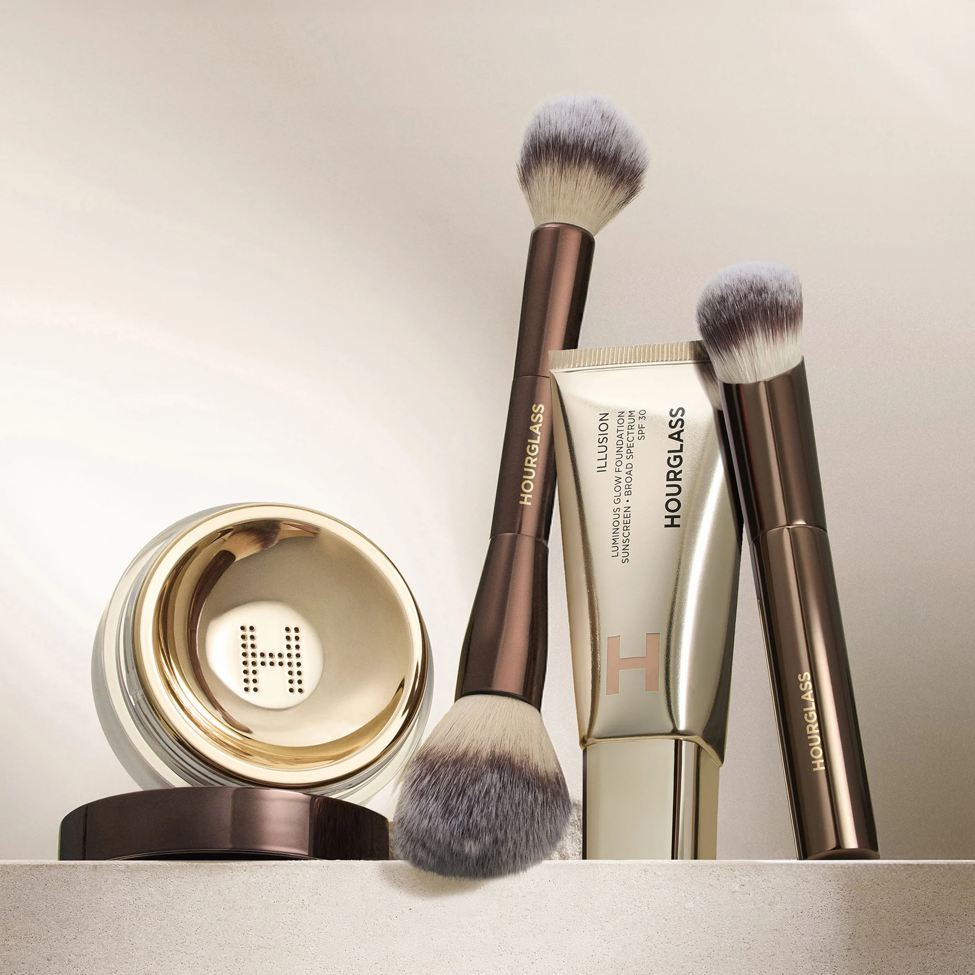 Veil™ Translucent Setting Powder - Image 8