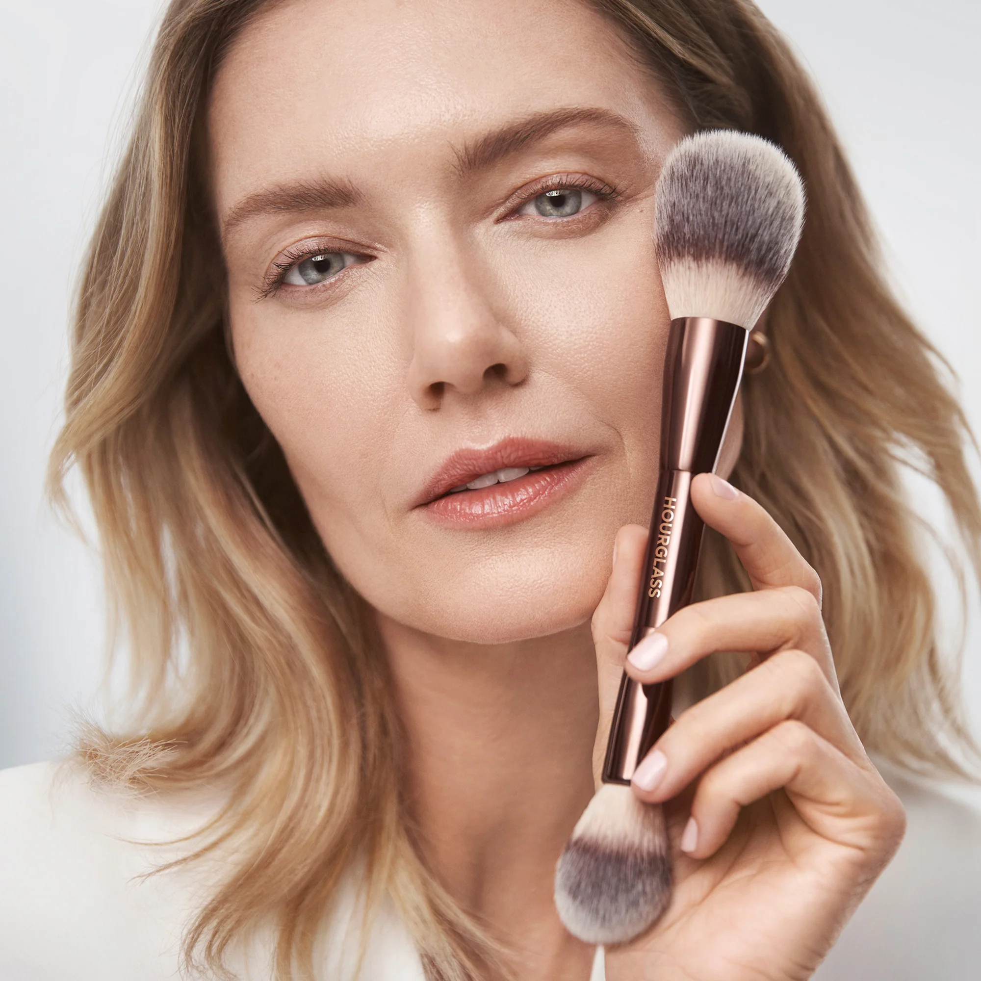 Veil™ Translucent Setting Powder - Image 9